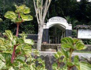 Goa Kiskendo Tempat Wisata